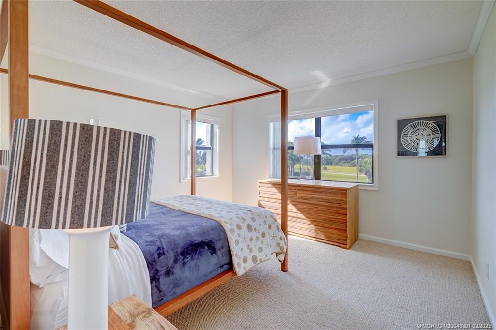 Foto principal - 1289 NE Ocean Blvd