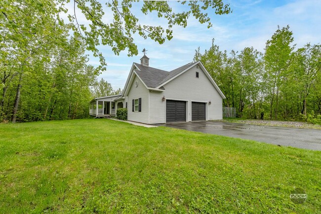 Building Photo - Charming Palmer Home!