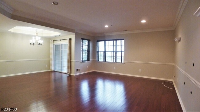 Foto del edificio - 13 Taft Ln