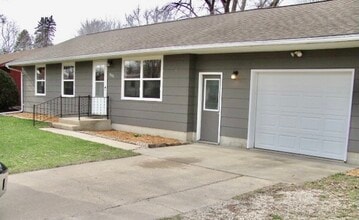 Building Photo - 1115 Poplar St