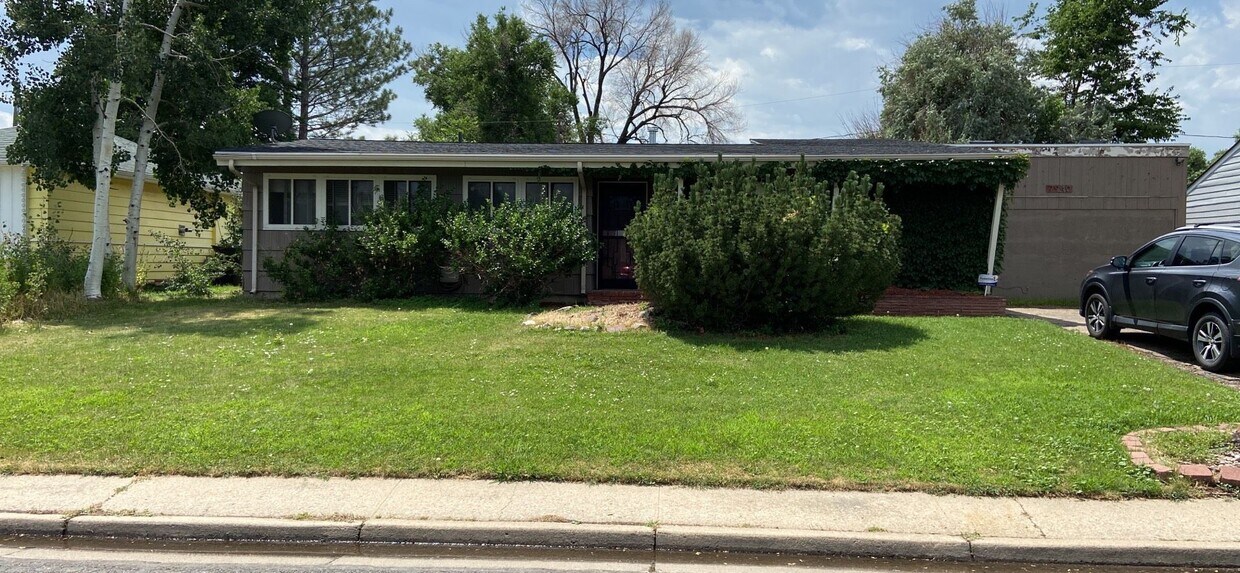 Primary Photo - Great 3 BED/1 BATH home in walking distanc...