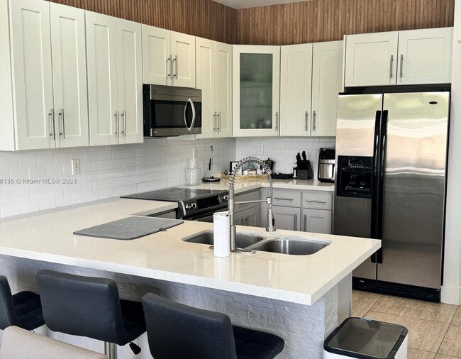 Foto del edificio - 10400 NW 58th Ter