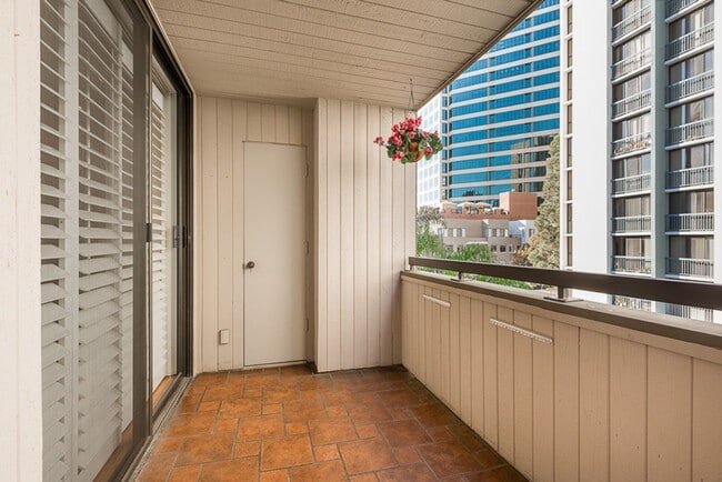 Building Photo - Marina District 2 Bedroom at Marina Park! ...