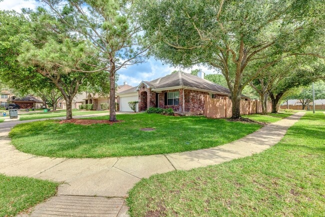 Building Photo - 24502 Drakefield Ct