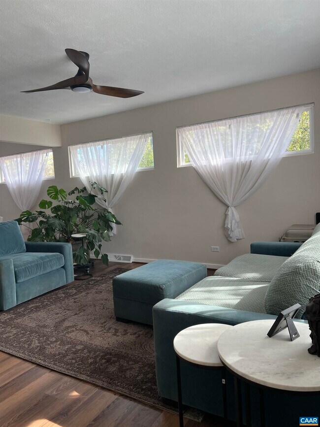 Foto del edificio - 1201 Bland Cir