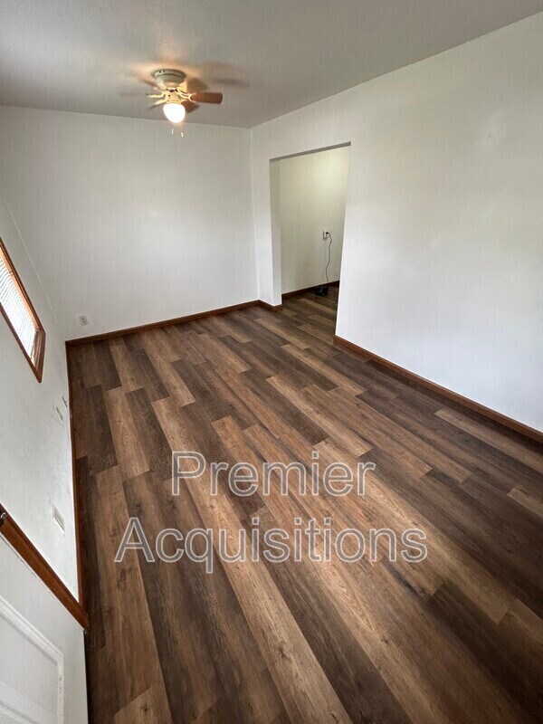 Foto del edificio - 208 E Bland St