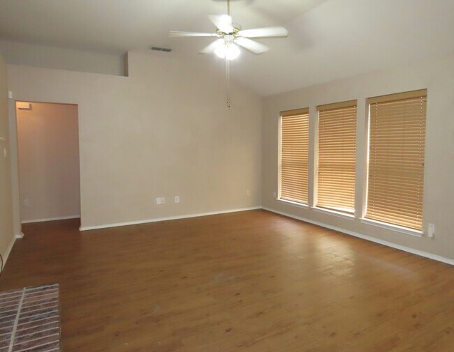 Foto del edificio - Charming 3 Bedroom, 2 Bath House in Flint-...