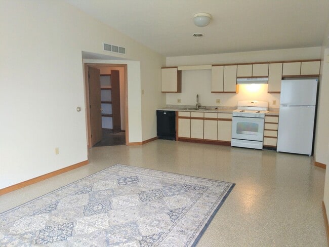 Building Photo - 212 S Silverwood Ln