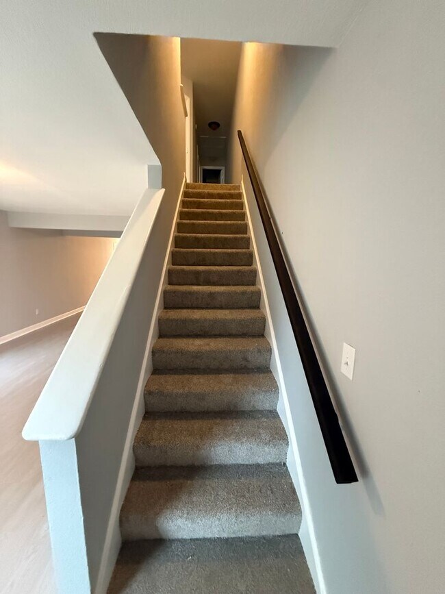 Foto del edificio - 315-317 Roselynn Lane