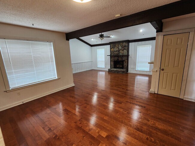 Foto del edificio - 8186 Valley Ridge Trail