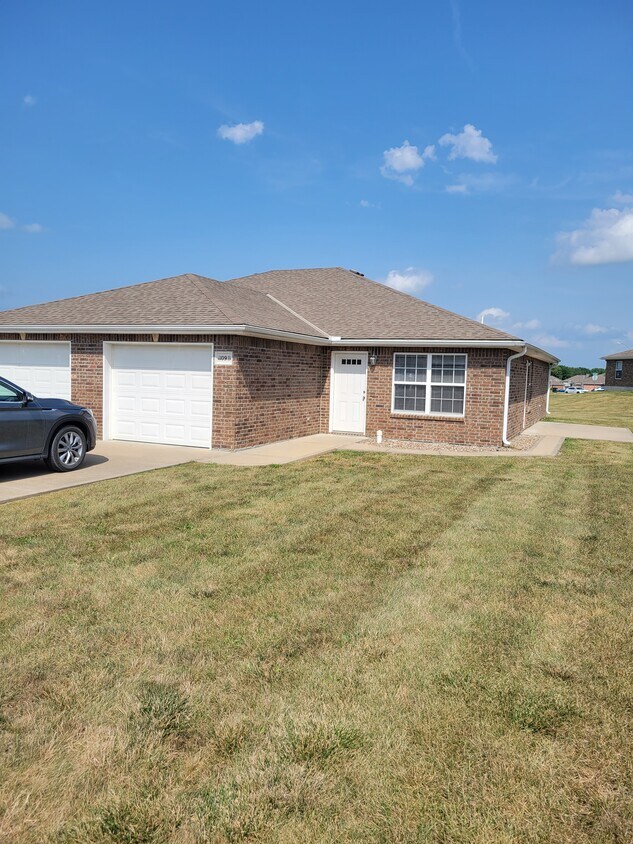 Front - 1109 Kimmy Ln