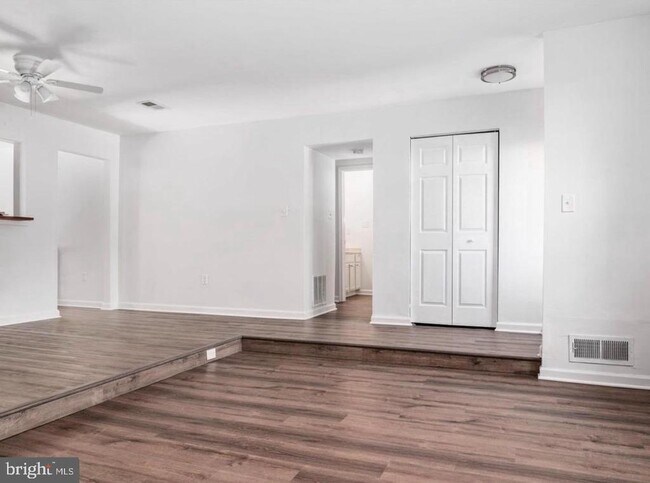 Building Photo - 1468 Lowell Ct