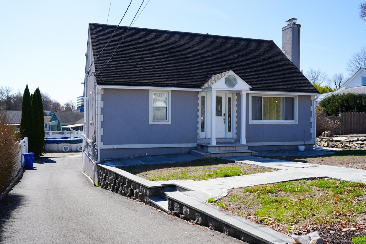 Primary Photo - 5 Nash Pl