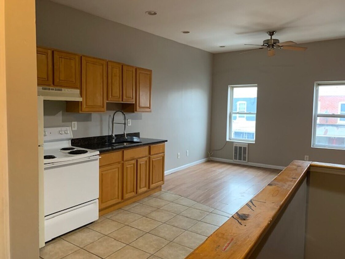 Primary Photo - 3479 Amber St