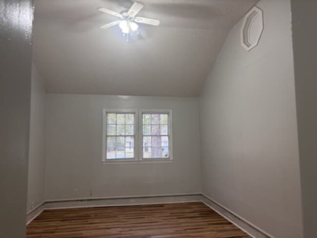 Building Photo - 196 N Sunset Terrace