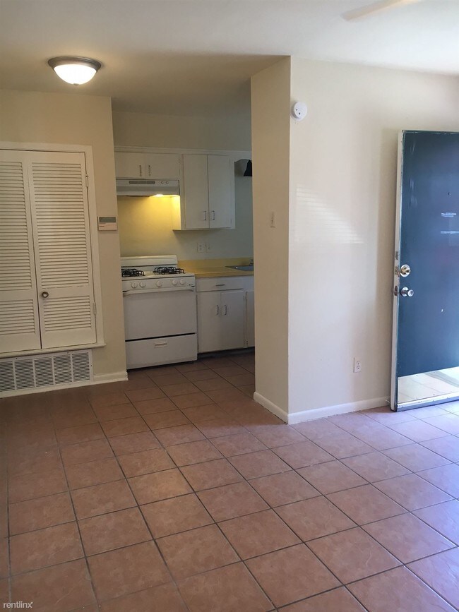 Foto del edificio - 1 br, 1 bath  - 5213 Joe Sayers Ave