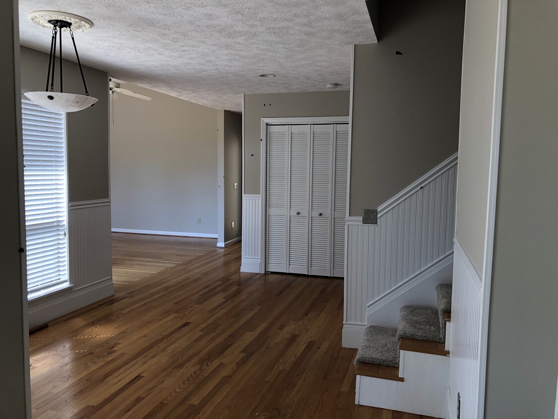 Foto del edificio - 5480 Eastwind Rd