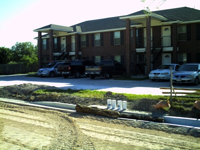 Building Photo - 300 S Arroyo Blvd