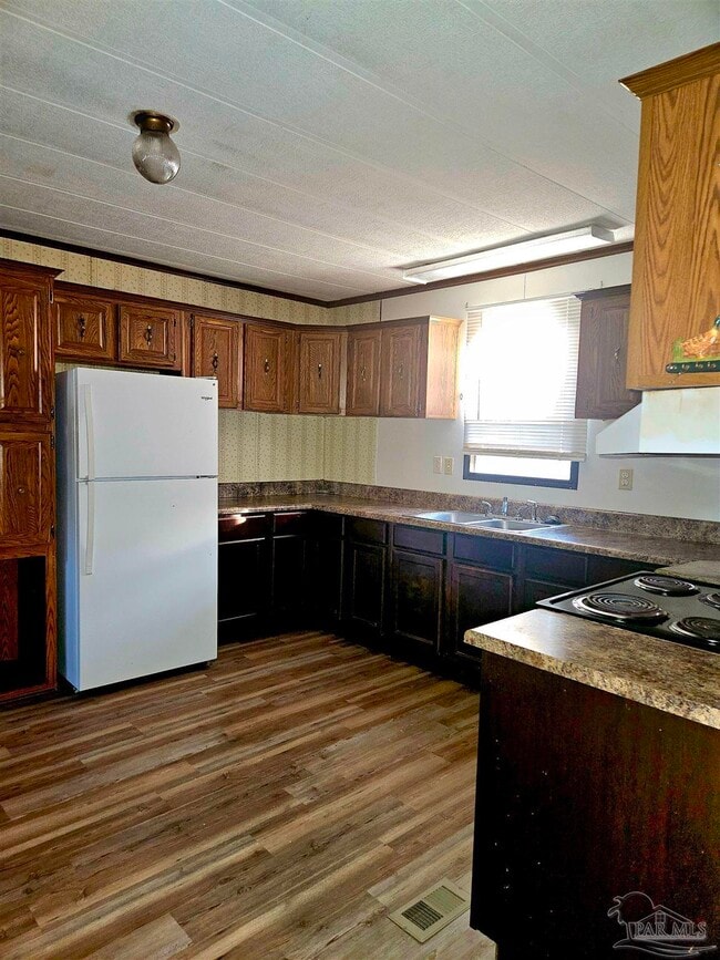 Building Photo - 649 Hwy 95A N