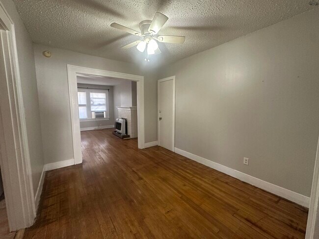 Foto del edificio - 1723 1/2 McGregor Ave