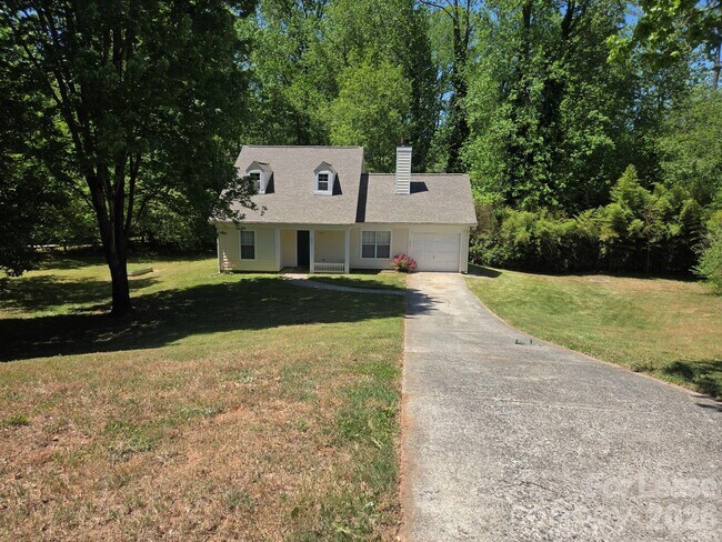 Foto del edificio - 437 Cedarcroft Dr