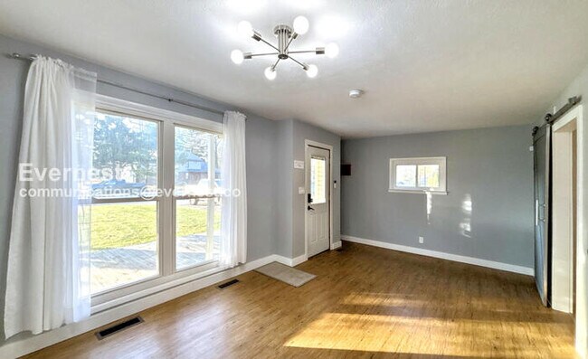 Building Photo - Single Family | Pet Friendly | Housing Vou...