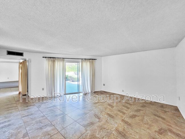 Building Photo - 12831 W Paintbrush Dr