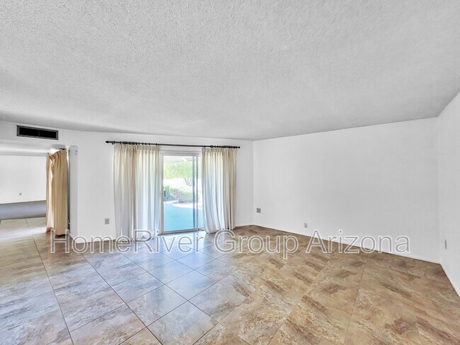 Foto del edificio - 12831 W Paintbrush Dr