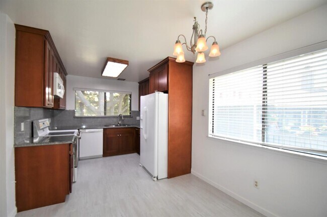 Building Photo - 4022 Rector Common