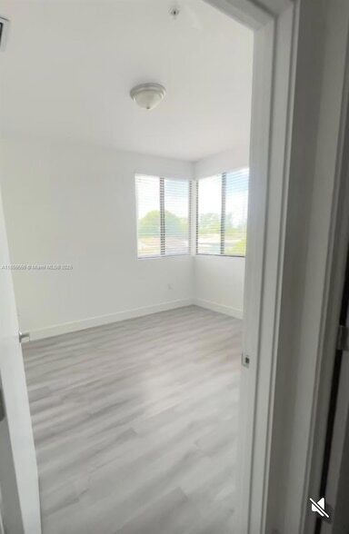 Foto del edificio - 859 E 24th St