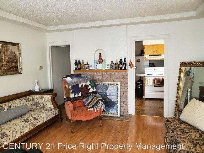 Building Photo - 714-716 10th Ave