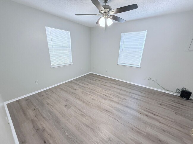 Foto del edificio - 2/2 House 1 mile from campus and the square