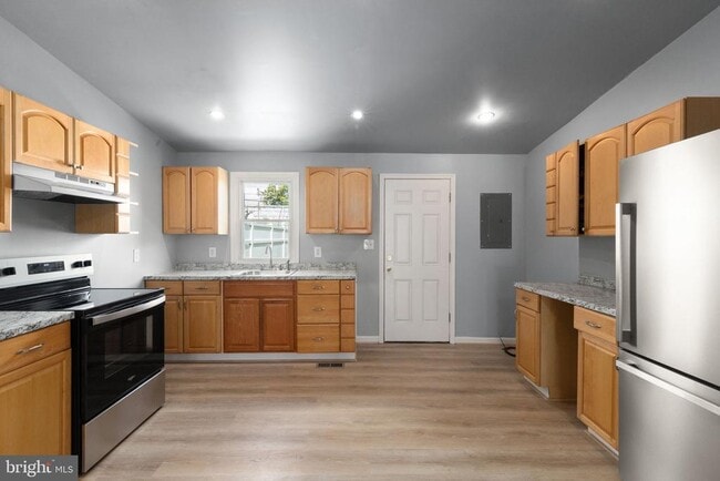 Building Photo - 6552 Parnell Ave