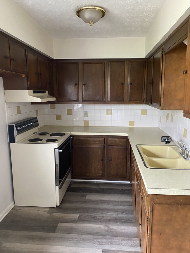 Kitchen - 6656 Palmer Dr NW