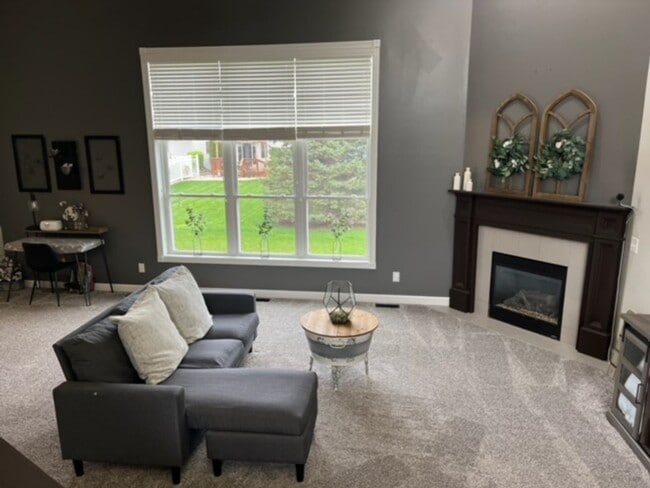 Building Photo - Large 5 bedroom 3.5 bath Mishawaka IN home