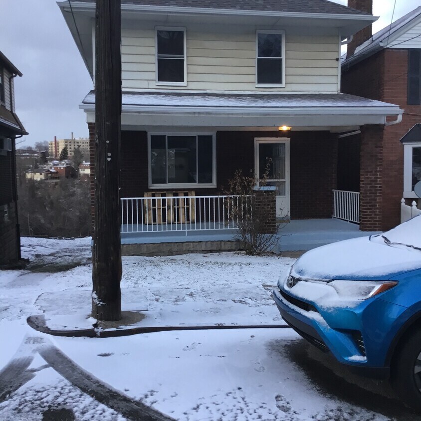 Street /porch - 1013 Flemington St