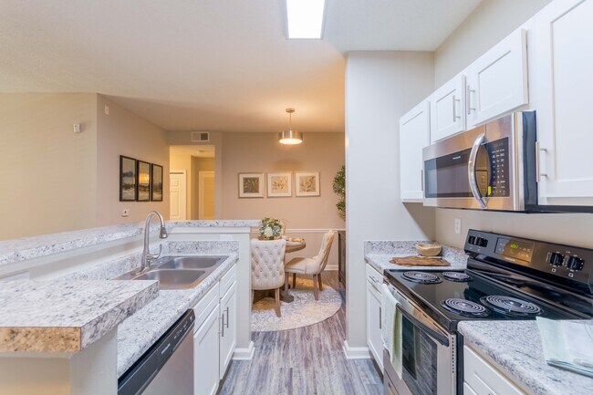 Apartamentos renovados - Enclave at Wolfchase