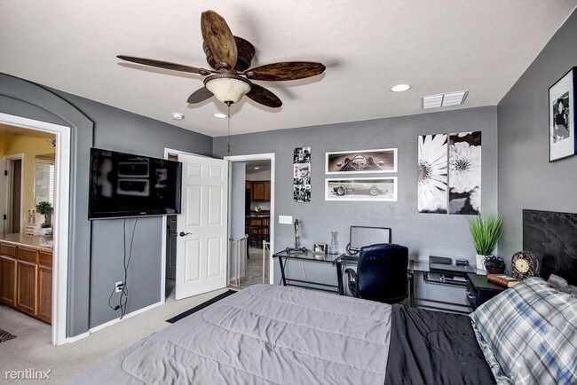 Foto del edificio - 7134 S Oakbank Dr