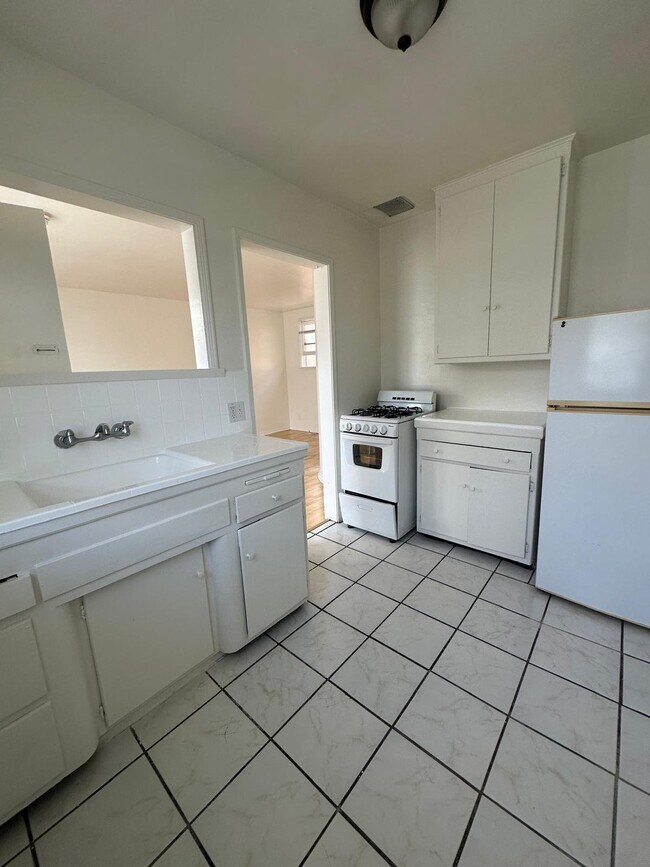 Foto del edificio - 1737 N Sycamore Ave