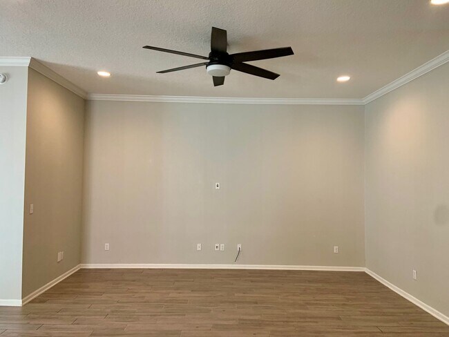 Building Photo - 10130 Bengal Fox Dr
