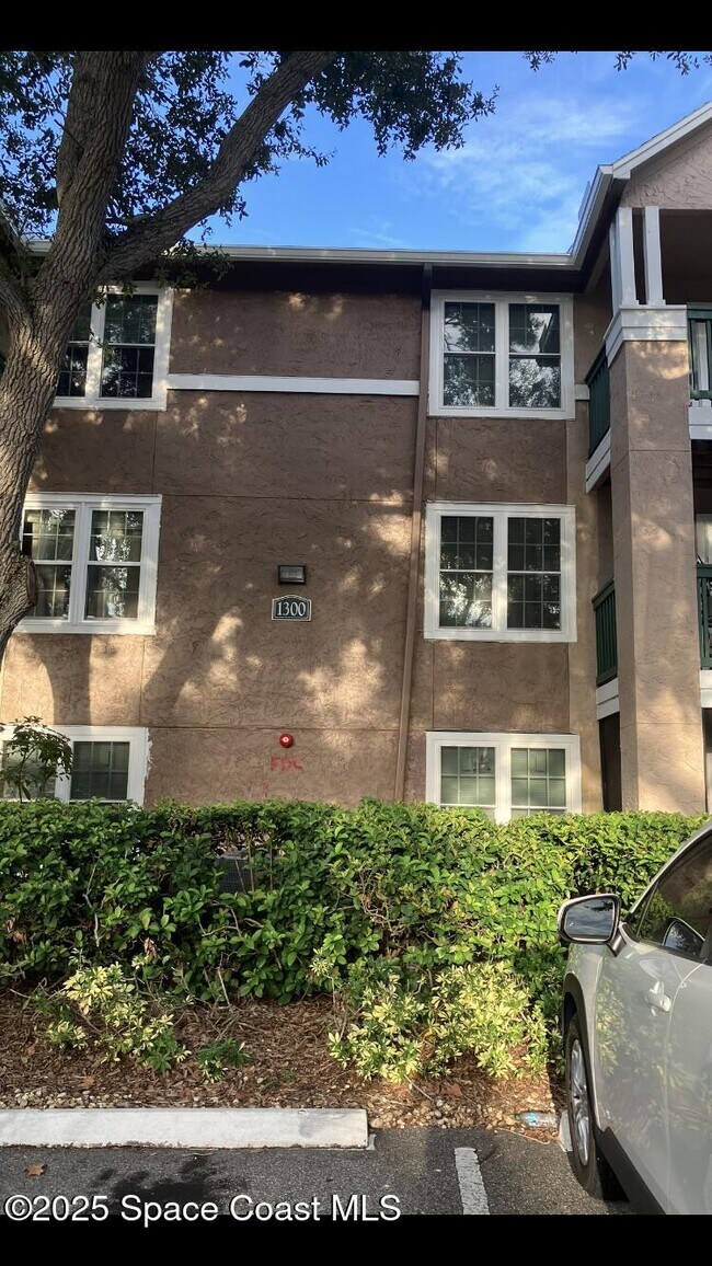 Building Photo - 7667 N Wickham Rd