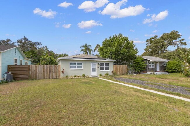 Foto del edificio - Home For Rent in St Pete!