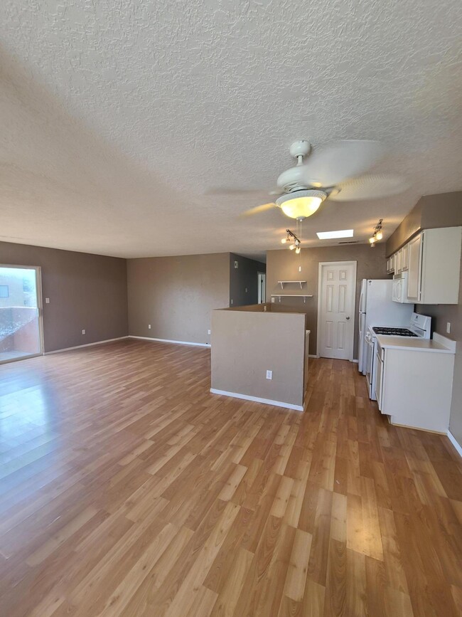 Foto del edificio - 4801 Irving Blvd NW