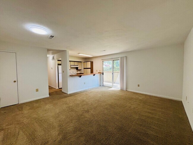 Building Photo - 833 Claytor Square