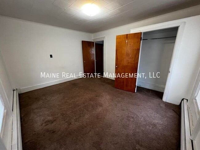 Building Photo - 261 Birch St