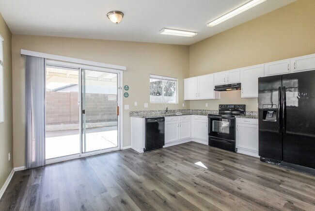Building Photo - 3015 W Zachary Dr
