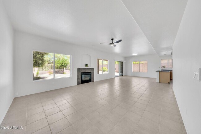Building Photo - 26234 N 46th St