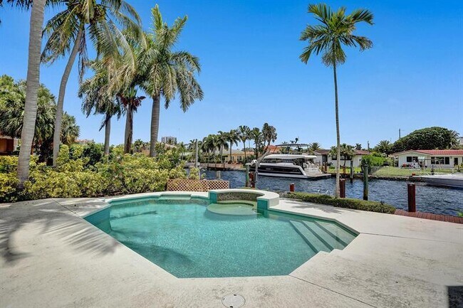 Building Photo - 2484 SE 12th St