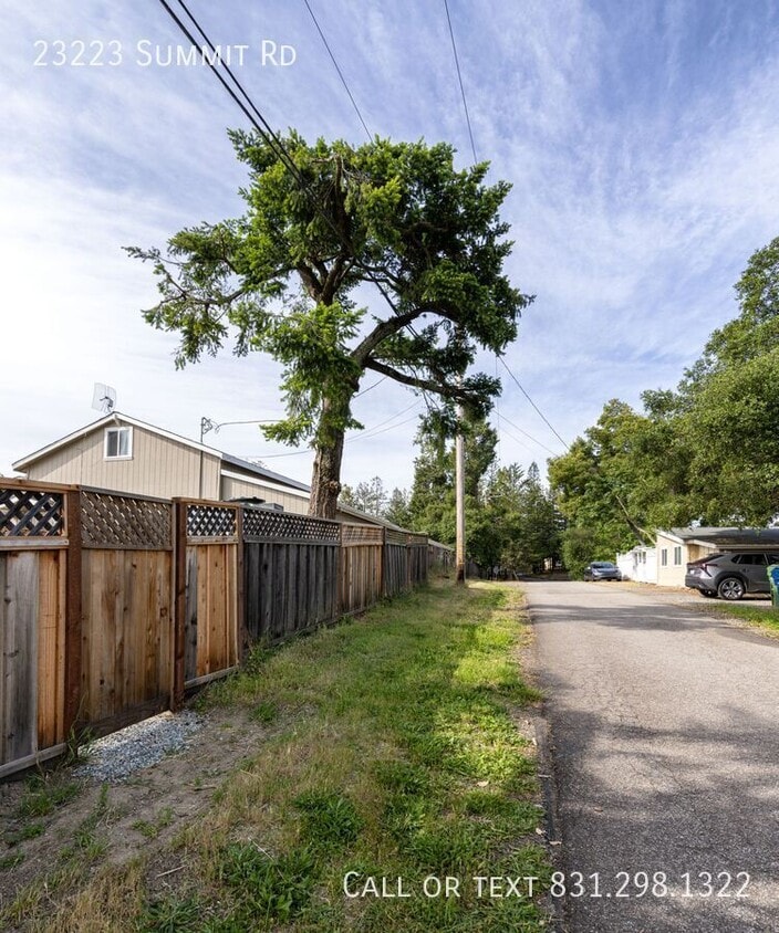 Primary Photo - 23223 Summit Rd