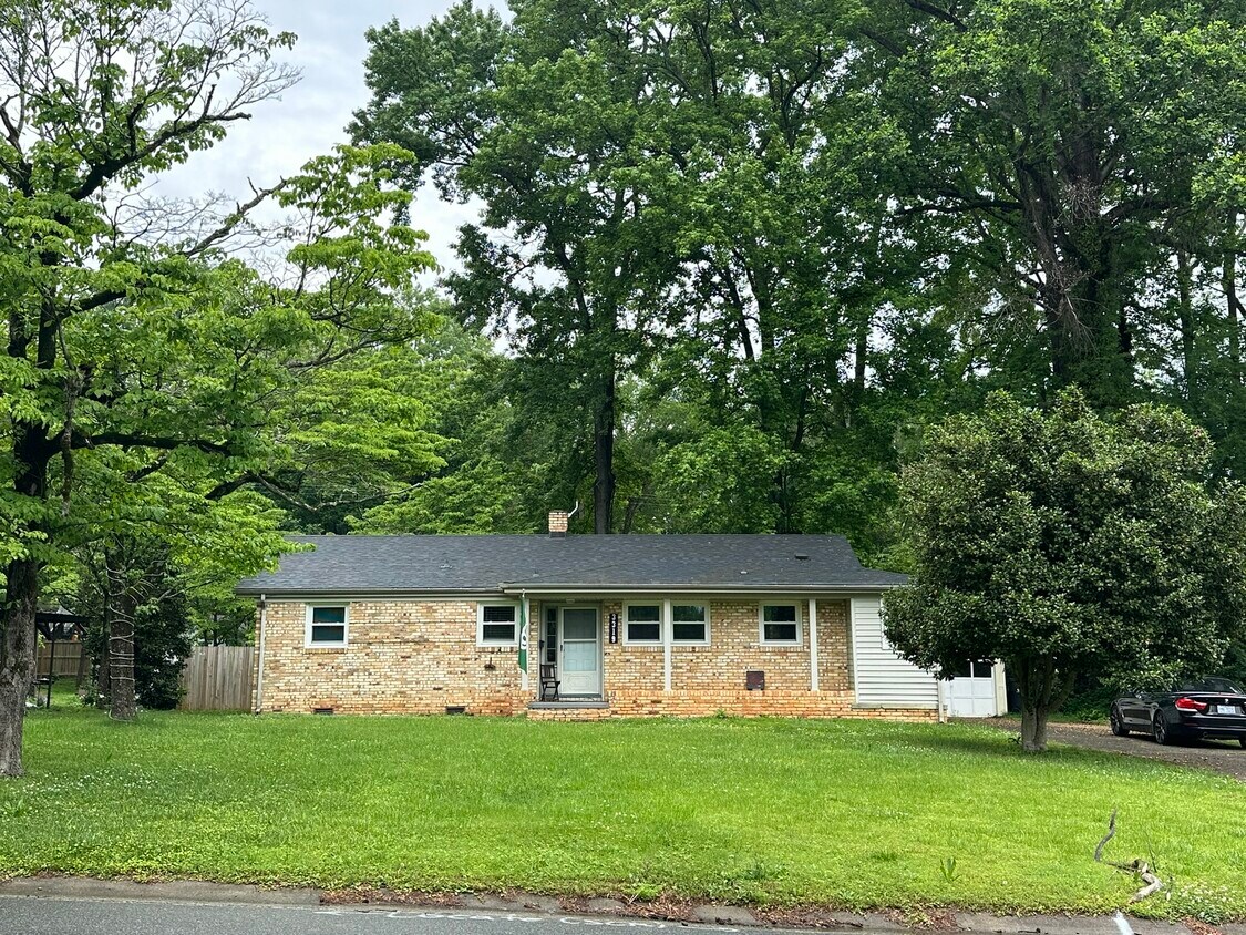 3319 Sudbury Rd, Charlotte, NC 28205 House Rental in Charlotte, NC